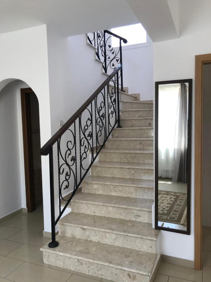 Villa Andy-350 M From The Beach Larnaca Exterior photo